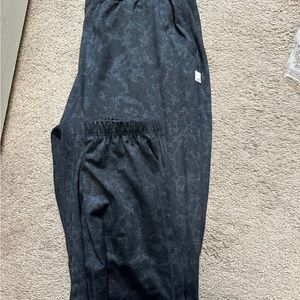 Vuori Camo Boyfriend joggers